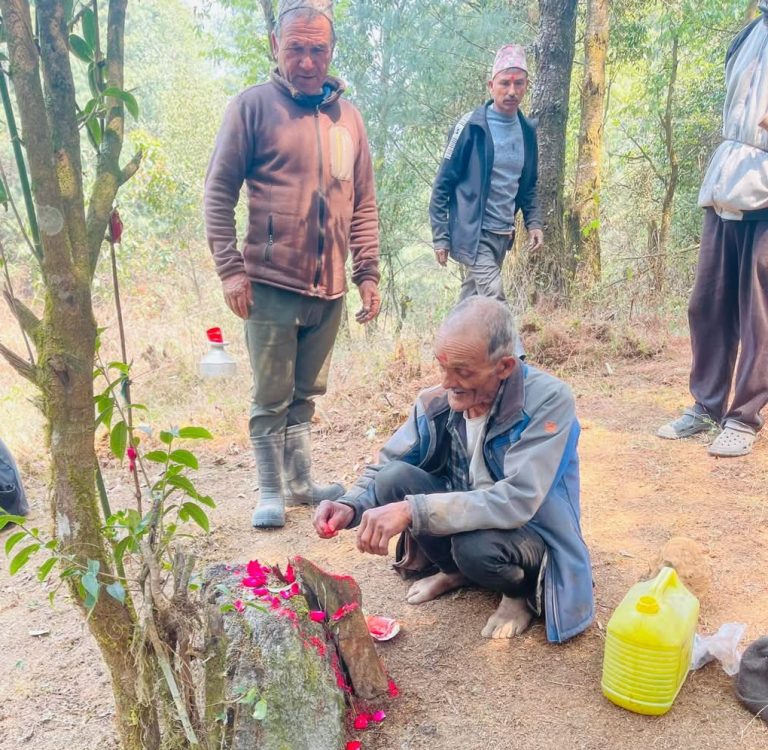 मिनि कालिञ्चोक संरक्षणमा जुटे स्थानीय